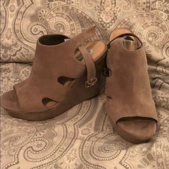 STEVE MADDEN WEDGES - Picture 1 of 3